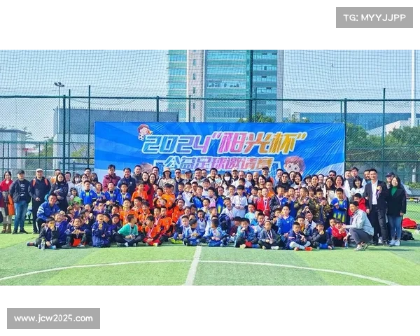 英超俱乐部社区活动持续开展，足球公益惠及基层